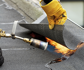 Bitumena kausējamais jumts